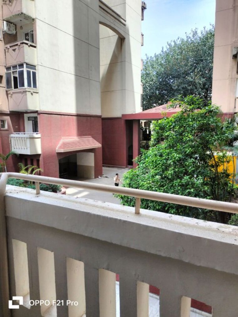 Balcony, suncity-essel-tower 2.5 Bedroom 1450 Sq.Ft. Apartment In Sector 28 Gurgaon 10390961