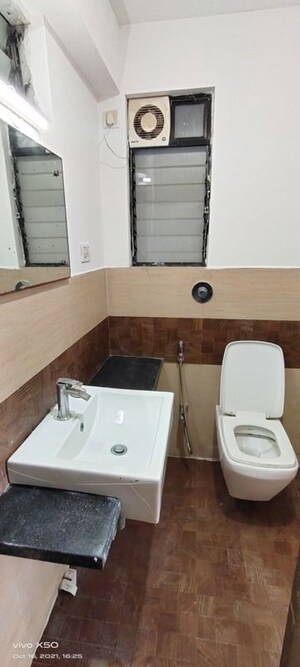 Team Area in 3 BHK Apartment at Doordarshan CHS, Goregaon East – for Rent