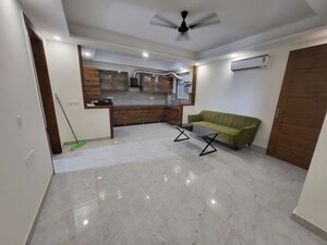 Room in 2 BHK Apartment at DLF Exclusive Floors, Sector 53 – for Rent