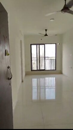 2 BHK Apartment For Rent in Oxford Navrang Crystal