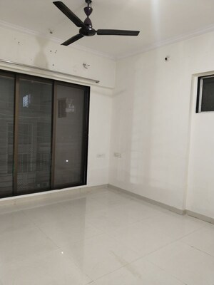 Room in 2.5 BHK Apartment at Sethia Kalpavruksh Heights, Kandivali West – for Rent