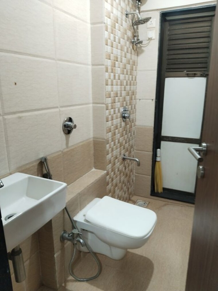 Bathroom, sethia-kalpavruksh-heights 2.5 Bedroom 849 Sq.Ft. Apartment In Kandivali West Mumbai 10390987