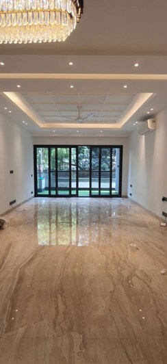 4 BHK + Pooja Room,Servant Room,Study Room,Basement Builder Floor For Rent in Kailash Colony