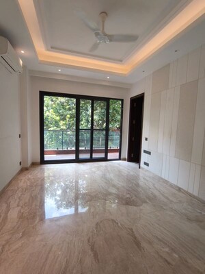 Room in 4 BHK Builder Floor at Kailash Colony – for Rent
