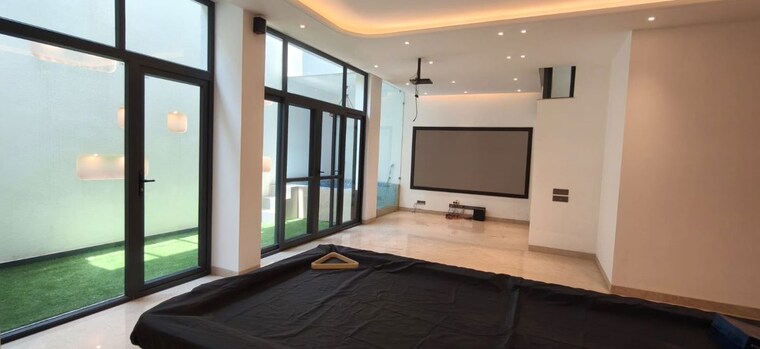 Room, kailash colony 4 Bedroom 500 Sq.Yd. Builder Floor In Kailash Colony Delhi 10391015