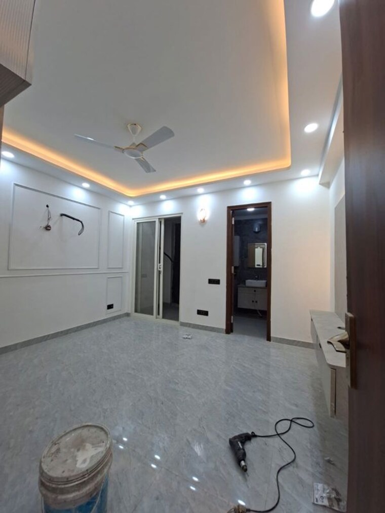 Bathroom, chattarpur 3 Bedroom 120 Sq.Yd. Apartment In Chattarpur Delhi 10391019