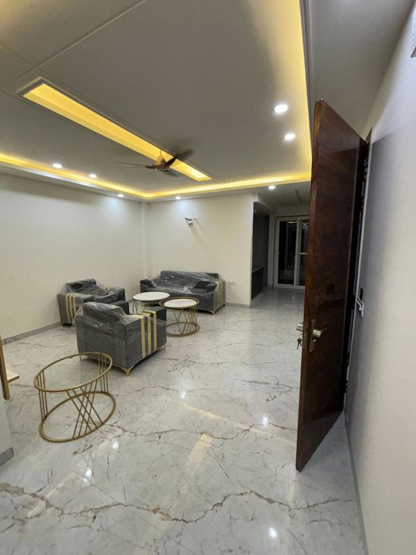 3 BHK Builder Floor For Rent in Sector 52