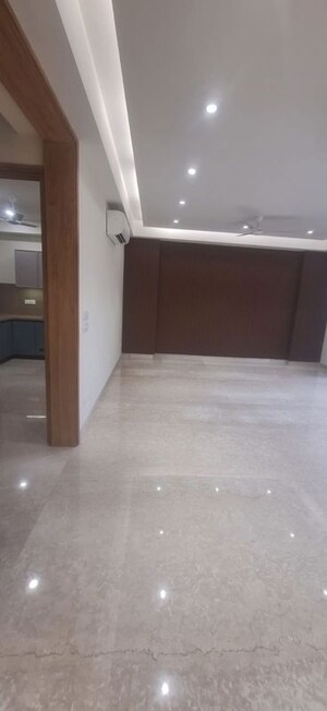 Room in 2 BHK Builder Floor at Green Fields Colony – for Sale