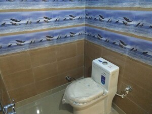 Furnished Amenities in 2 BHK Builder Floor at Saket – for Rent