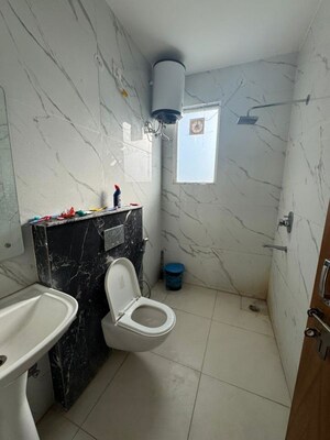 Team Area in 2 BHK Builder Floor at Aman Vihar – for Rent