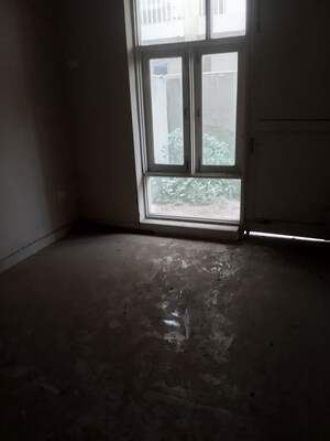 Room in 3 BHK Builder Floor at TDI The Grand Retreat, Sector 88 – for Sale