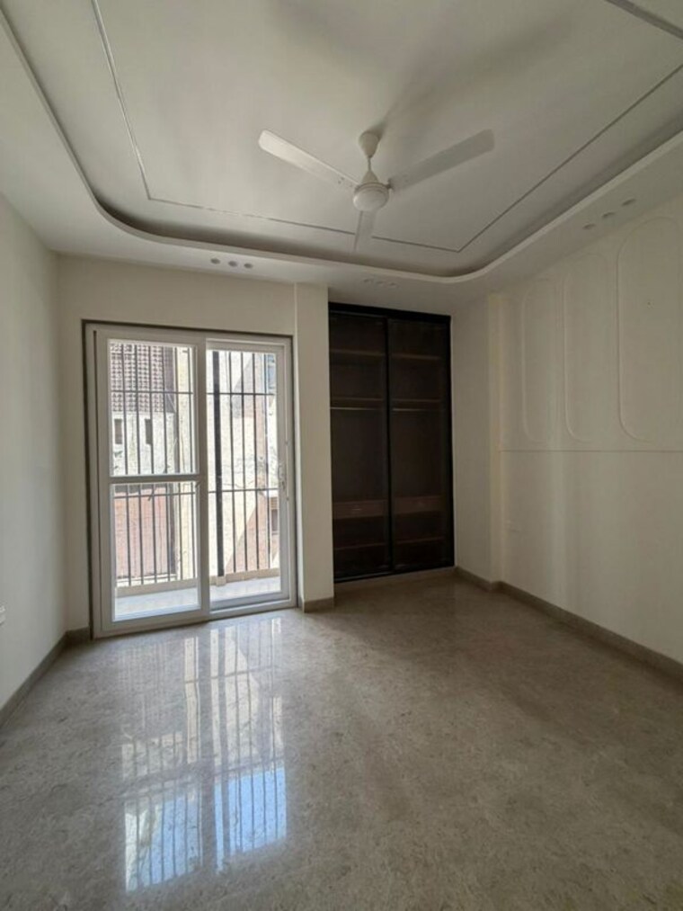 Room, east of kailash 3 Bedroom 1200 Sq.Ft. Builder Floor In East Of Kailash Delhi 10391108