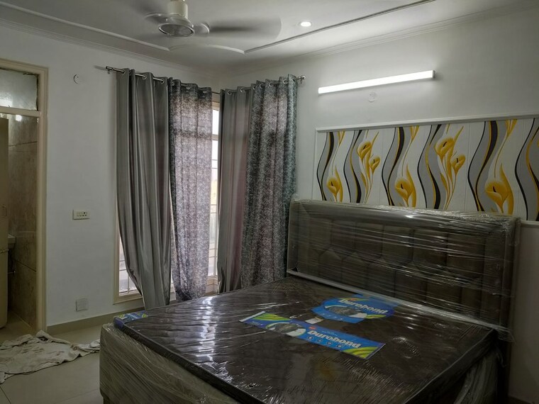 Bedroom, hlp-palmillas 3 Bedroom 1650 Sq.Ft. Apartment In Vip Road Zirakpur 10391162