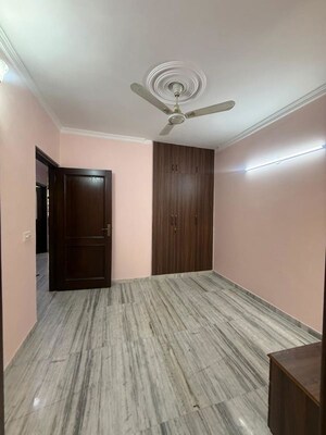 Bedroom in 3 BHK Builder Floor at Chittaranjan Park – for Rent