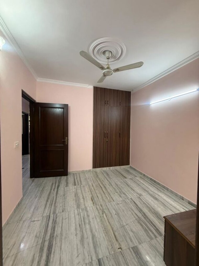 Bedroom, chittaranjan park 3 Bedroom 1250 Sq.Ft. Builder Floor In Chittaranjan Park Delhi 10391099