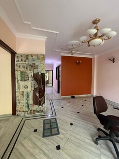 3 BHK + Servant Room Builder Floor For Rent in Chittaranjan Park