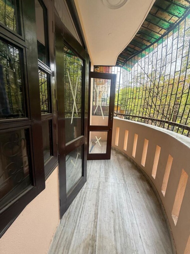 Balcony, chittaranjan park 3 Bedroom 1250 Sq.Ft. Builder Floor In Chittaranjan Park Delhi 10391099