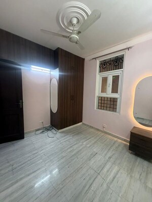 Bedroom in 3 BHK Builder Floor at Chittaranjan Park – for Rent