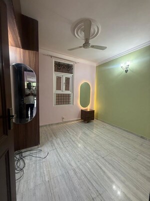 Bedroom in 3 BHK Builder Floor at Chittaranjan Park – for Rent