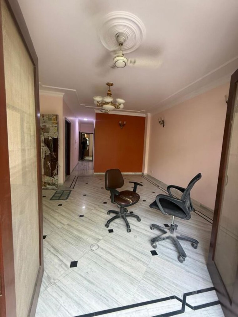 Bedroom, chittaranjan park 3 Bedroom 1250 Sq.Ft. Builder Floor In Chittaranjan Park Delhi 10391099