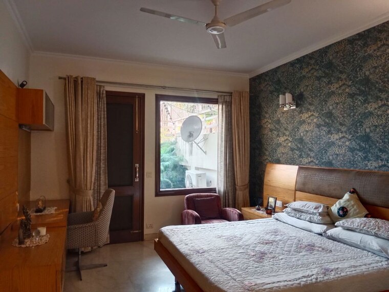 Bedroom, unitech-nirvana-country-cedar-crest 5 Bedroom 315 Sq.Yd. Villa In Sector 50 Gurgaon 10391183