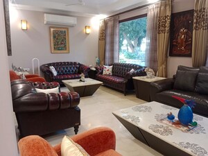 Living Room in 5 BHK Villa at Unitech Nirvana Country Cedar Crest, Sector 50 – for Rent