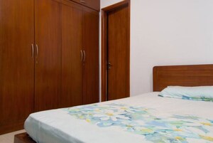 Bedroom in 2 BHK Apartment at Marathon Monte South, Byculla West – for Rent
