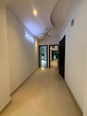 Room in 4 BHK Builder Floor at Pamposh Enclave – for Rent