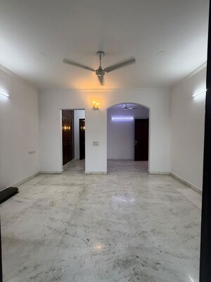 Room in 4 BHK Builder Floor at Pamposh Enclave – for Rent