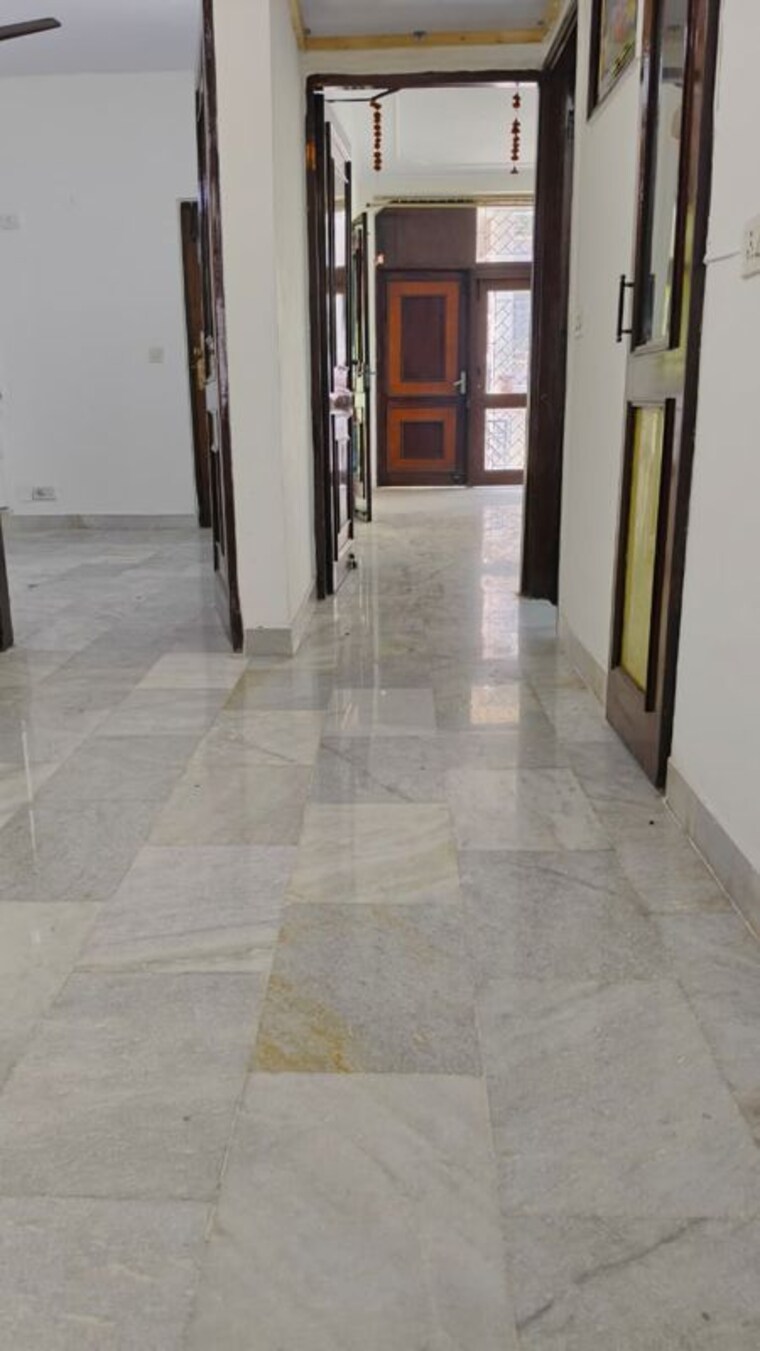 Bedroom, chittaranjan park 3 Bedroom 1350 Sq.Ft. Builder Floor In Chittaranjan Park Delhi 10391247