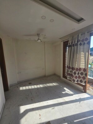 Bedroom in 3 BHK Builder Floor at Chittaranjan Park – for Rent