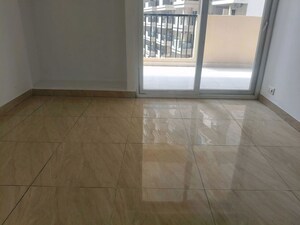 Room in 3 BHK Apartment at Gaur City 2 - 14th Avenue, Sector 16c Greater Noida – for Sale