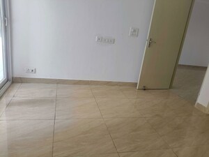 Room in 3 BHK Apartment at Gaur City 2 - 14th Avenue, Sector 16c Greater Noida – for Sale