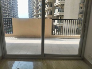  3 BHK Apartment at Gaur City 2 - 14th Avenue, Sector 16c Greater Noida – for Sale