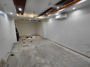 Room in 3.5 BHK Builder Floor at Greater Kailash ii – for Rent
