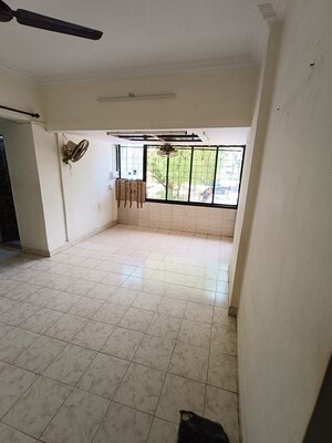 Room in 1 BHK Apartment at Mangal Orchid Chs, Andheri West – for Rent