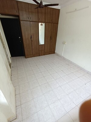 Room in 1 BHK Apartment at Mangal Orchid Chs, Andheri West – for Rent