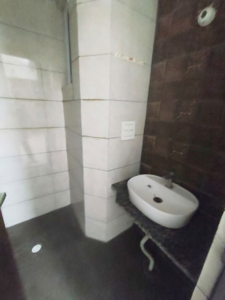 Bathroom, green-valley-residencia 3 Bedroom 1540 Sq.Ft. Builder Floor In Ghazipur Zirakpur 10391283