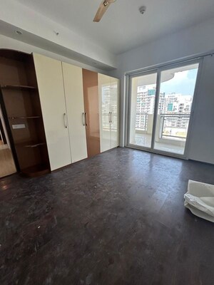 3.5 BHK Penthouse For Rent in Mahagun Mezzaria, Sector 78