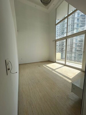 Room in 3.5 BHK Penthouse at Mahagun Mezzaria, Sector 78 – for Rent