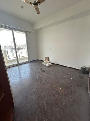 Room in 3.5 BHK Penthouse at Mahagun Mezzaria, Sector 78 – for Rent