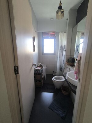 Washroom in 3.5 BHK Apartment at Imperial Heights Goregaon West, Goregaon West – for Rent