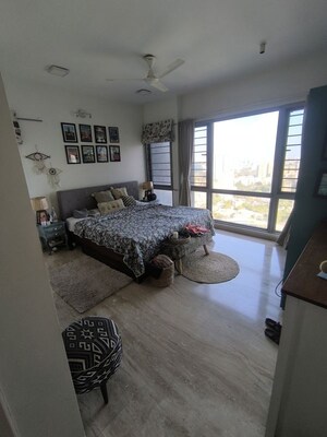Master Bedroom in 3.5 BHK Apartment at Imperial Heights Goregaon West, Goregaon West – for Rent