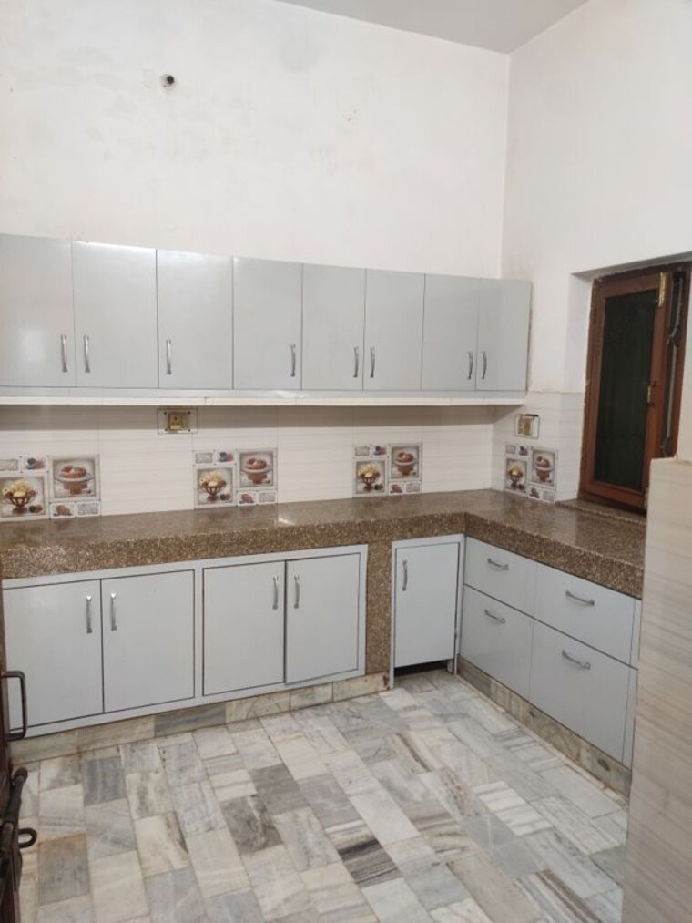 Kitchen, aliganj 6+ Bedroom 9870 Sq.Ft. Independent House In Aliganj Lucknow 10391336