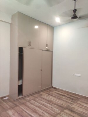 Room in 6+ BHK Independent House at Aliganj – for Sale