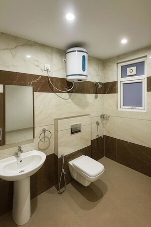 Team Area in 1 BHK Builder Floor at Auram Floor, South City 2 – for Rent