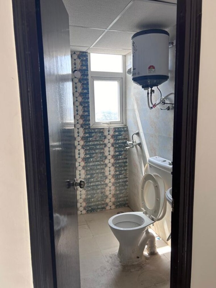 Bathroom, pyramid-midtown 2 Bedroom 700 Sq.Ft. Apartment In Sector 59 Gurgaon 10389389