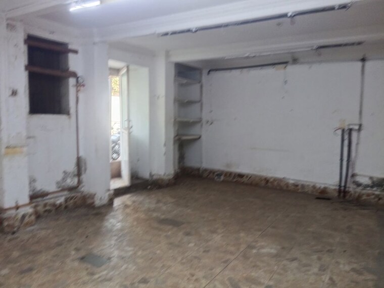  Parking, prabhadevi-chs Commercial Warehouse 900 Sq.Ft. In Prabhadevi Mumbai 10391406