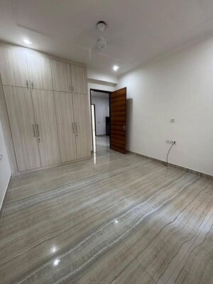 Room in 3 BHK Apartment at Whiteland Blissville, Sector 76 – for Sale