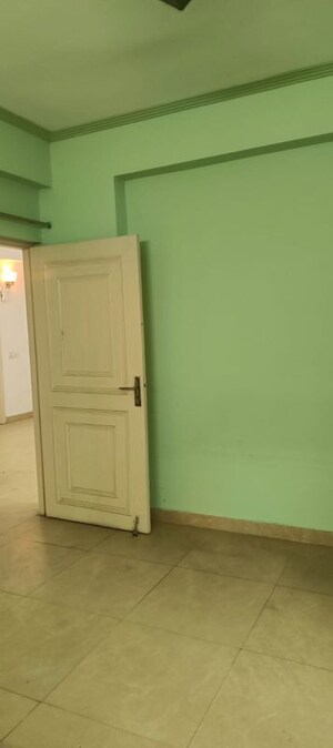 Room in 2 BHK Apartment at Aims Golf City, Sector 75 – for Rent
